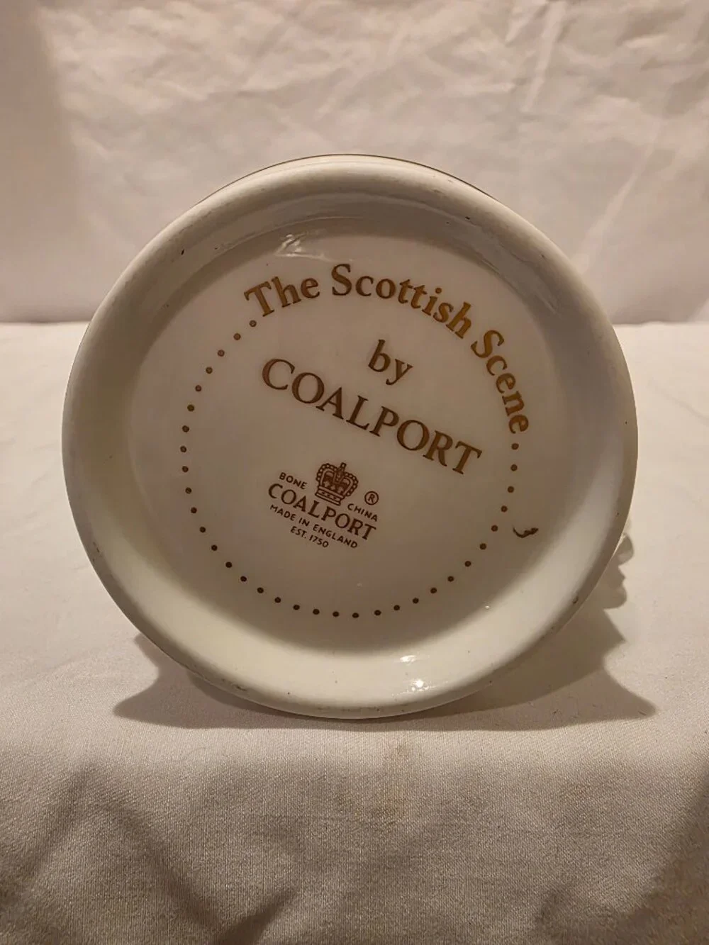 COALPORT ENGLAND VINTAGE THE SCOTTISH SCENE BONE CHINA MUG GOLD GILT TRIM